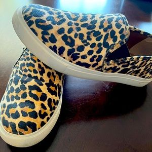 Womens Steve Madden slip ons